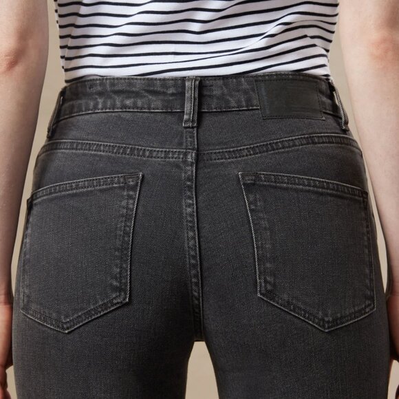 W/Tags Frank & Oak - The Stevie Tapered Jean in Washed Black Size 25 - Picture 4 of 11